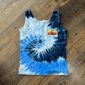 Size large vintage, black hills, tie-dye blue tank